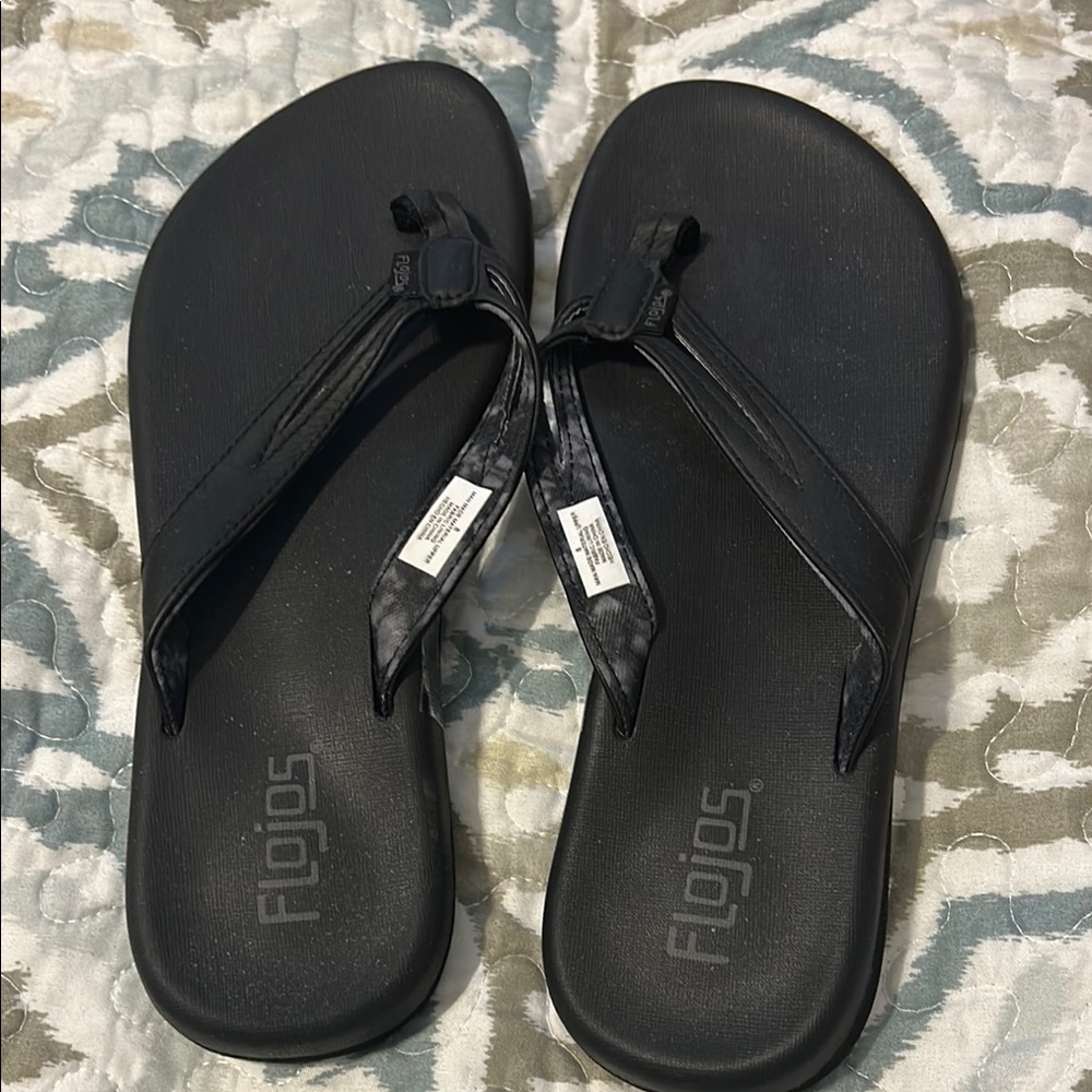 Flojos black flip flops size 8